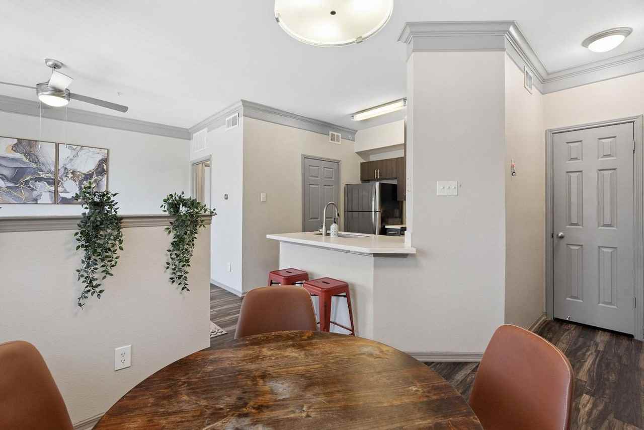 12100 Metric Boulevard - Photo 5 of 43