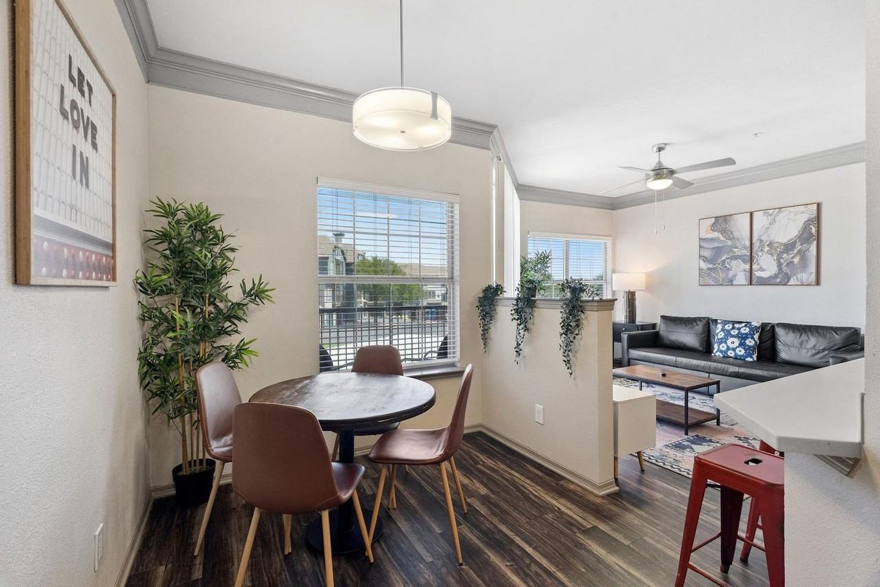 12100 Metric Boulevard - Photo 6 of 43