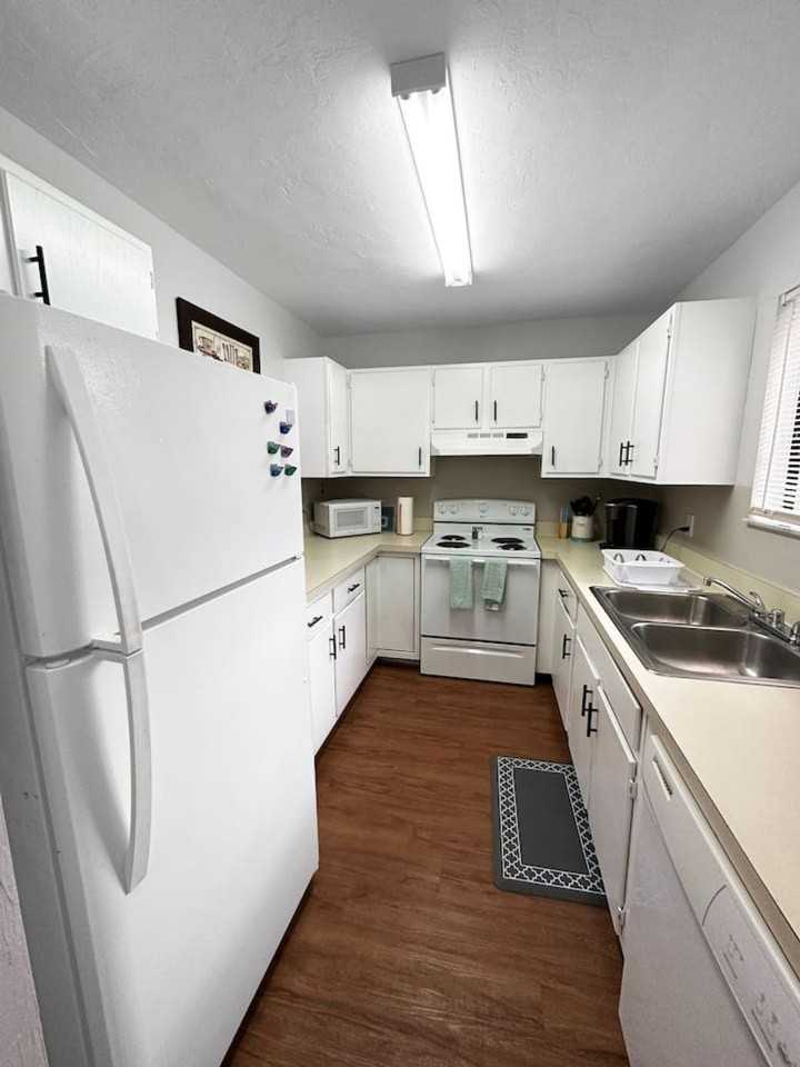 2300 Sw 43rd St #1359101P - Photo 3 of 8