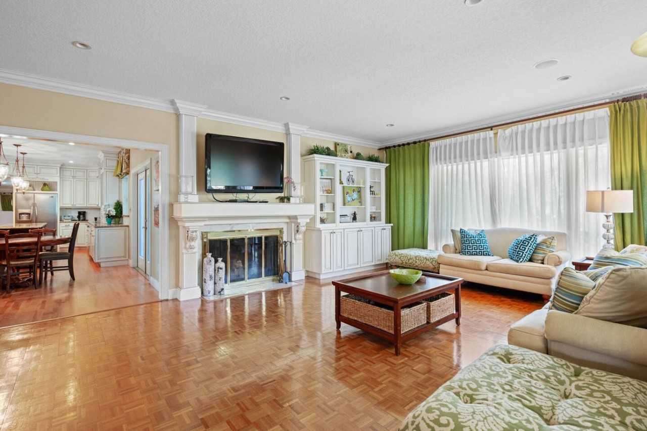 620 Nw 23rd St #1359095P - Photo 2 of 32