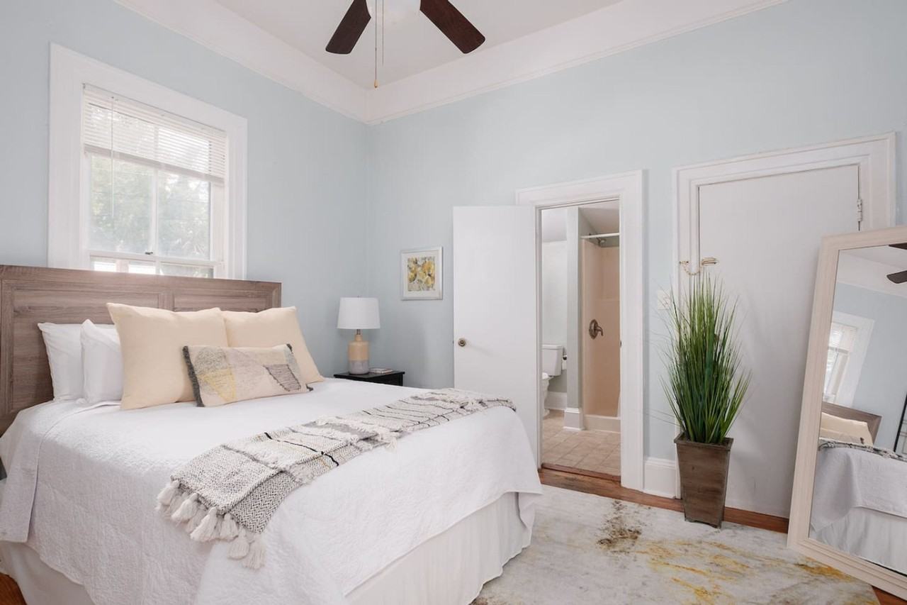 240 Sw 3rd St #1359104P - Photo 3 of 17