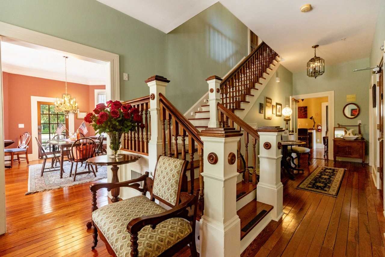 205 Southeast 7th Street - Photo 6 of 50