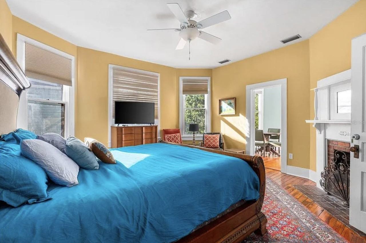 205 Southeast 7th Street - Photo 2 of 24