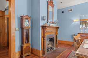 featured image of 221 Se 7th St