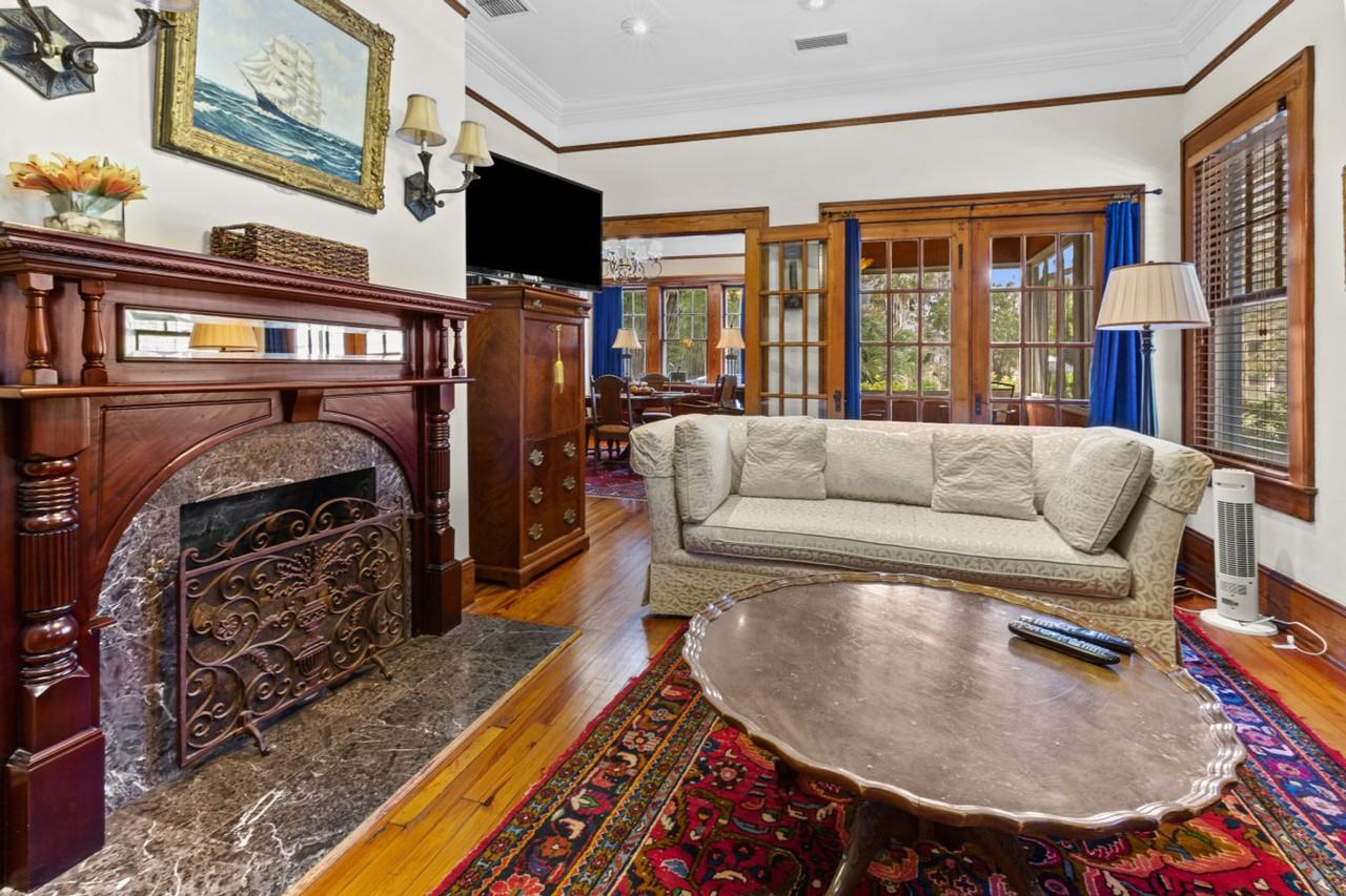 305 Ne 4th St #1359131P - Photo 5 of 19