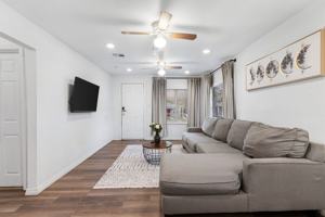 featured image of 4805 N 37th St