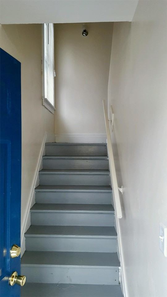 208 Hall Ave. 2nd Floor Unit - Photo 2 of 20