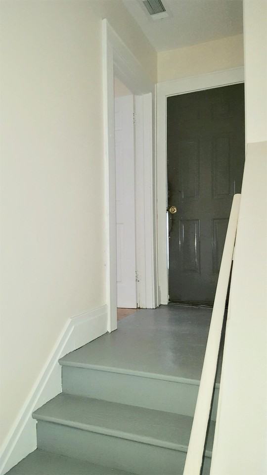 208 Hall Ave. 2nd Floor Unit - Photo 3 of 20