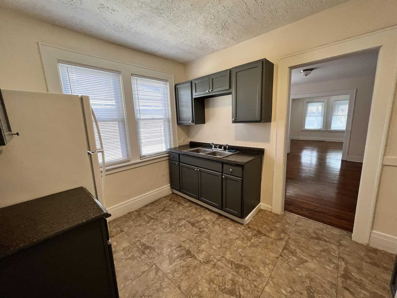 208 Hall Ave. 2nd Floor Unit - Photo 7 of 20