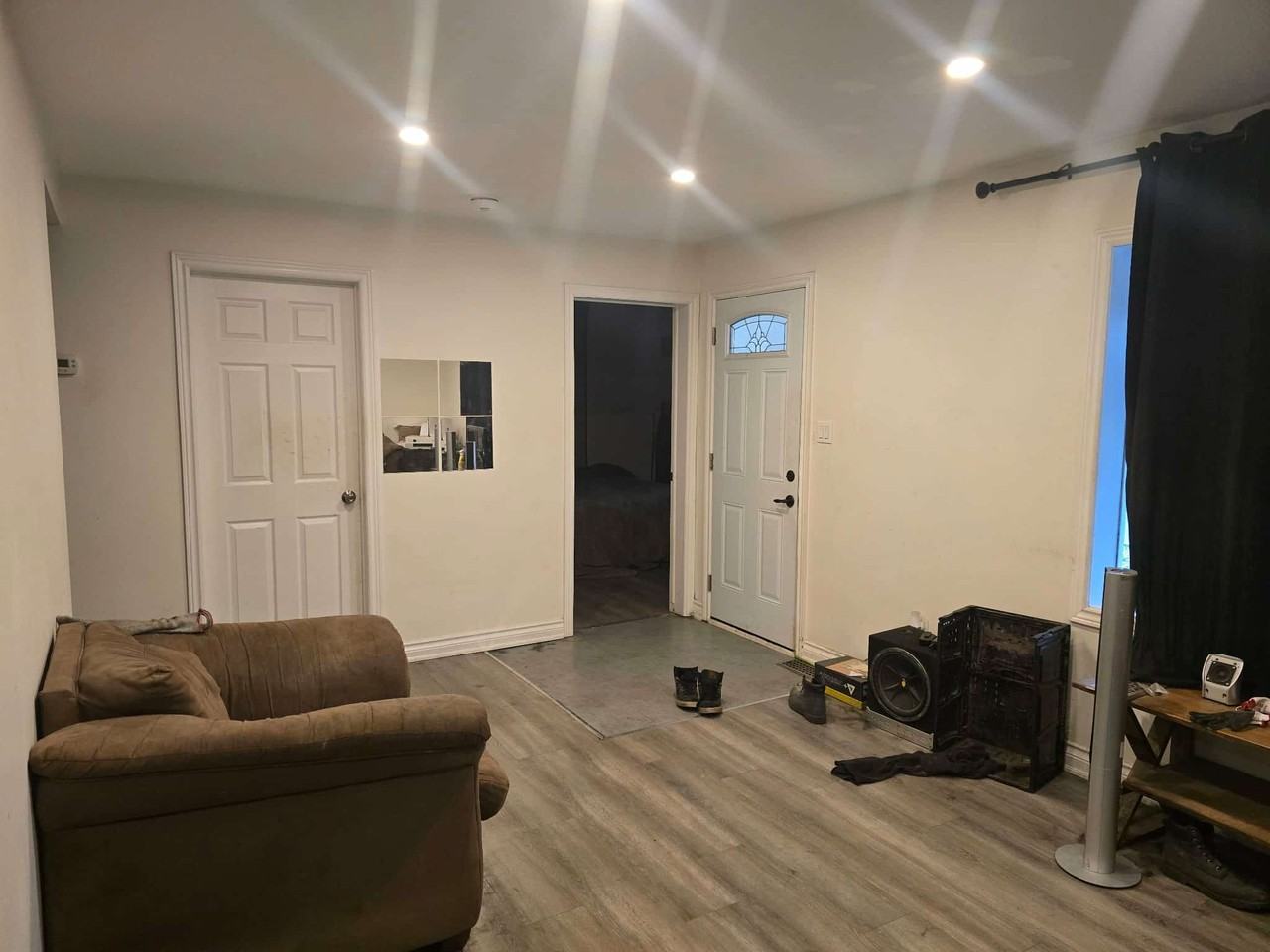 323 Scholfield Avenue South #1 - Photo 2 of 20