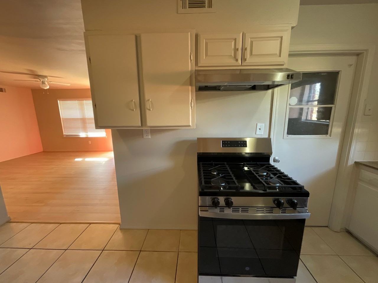 1009 Southwest 65th Street - Photo 3 of 13