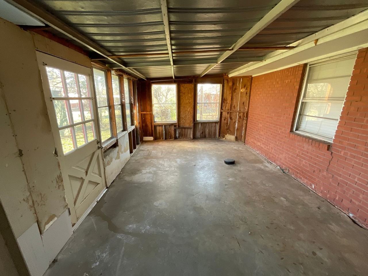 1009 Southwest 65th Street - Photo 7 of 13