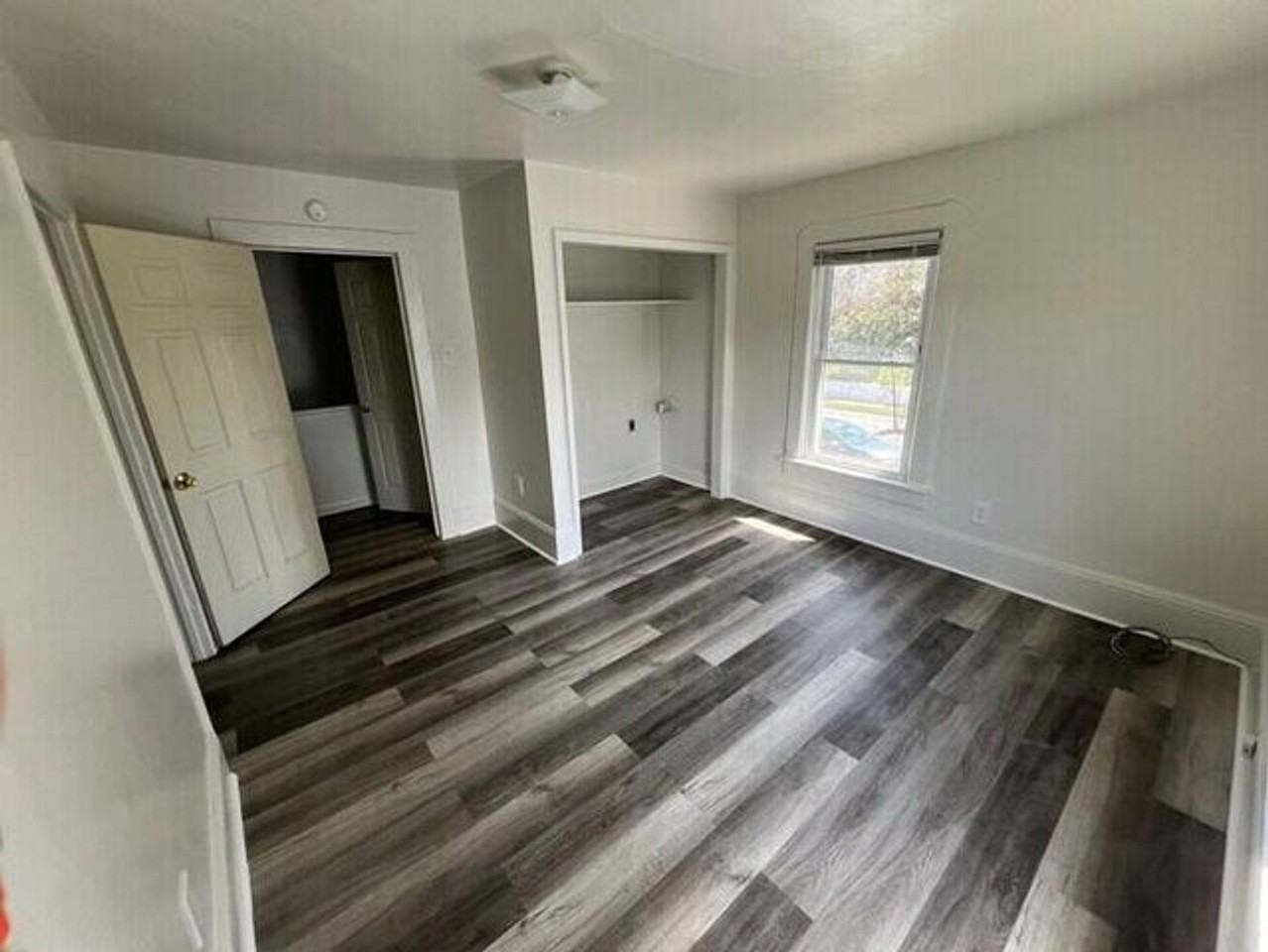 1613 Loudon Ave Nw Uppr #NW - Photo 3 of 13