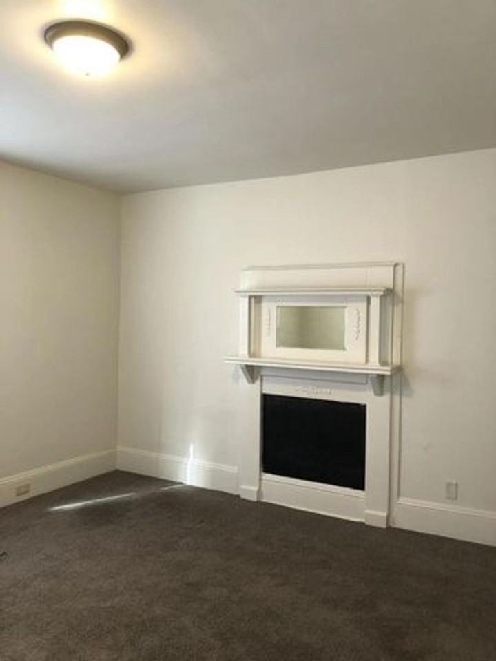 1613 Loudon Ave Nw Uppr #NW - Photo 4 of 13