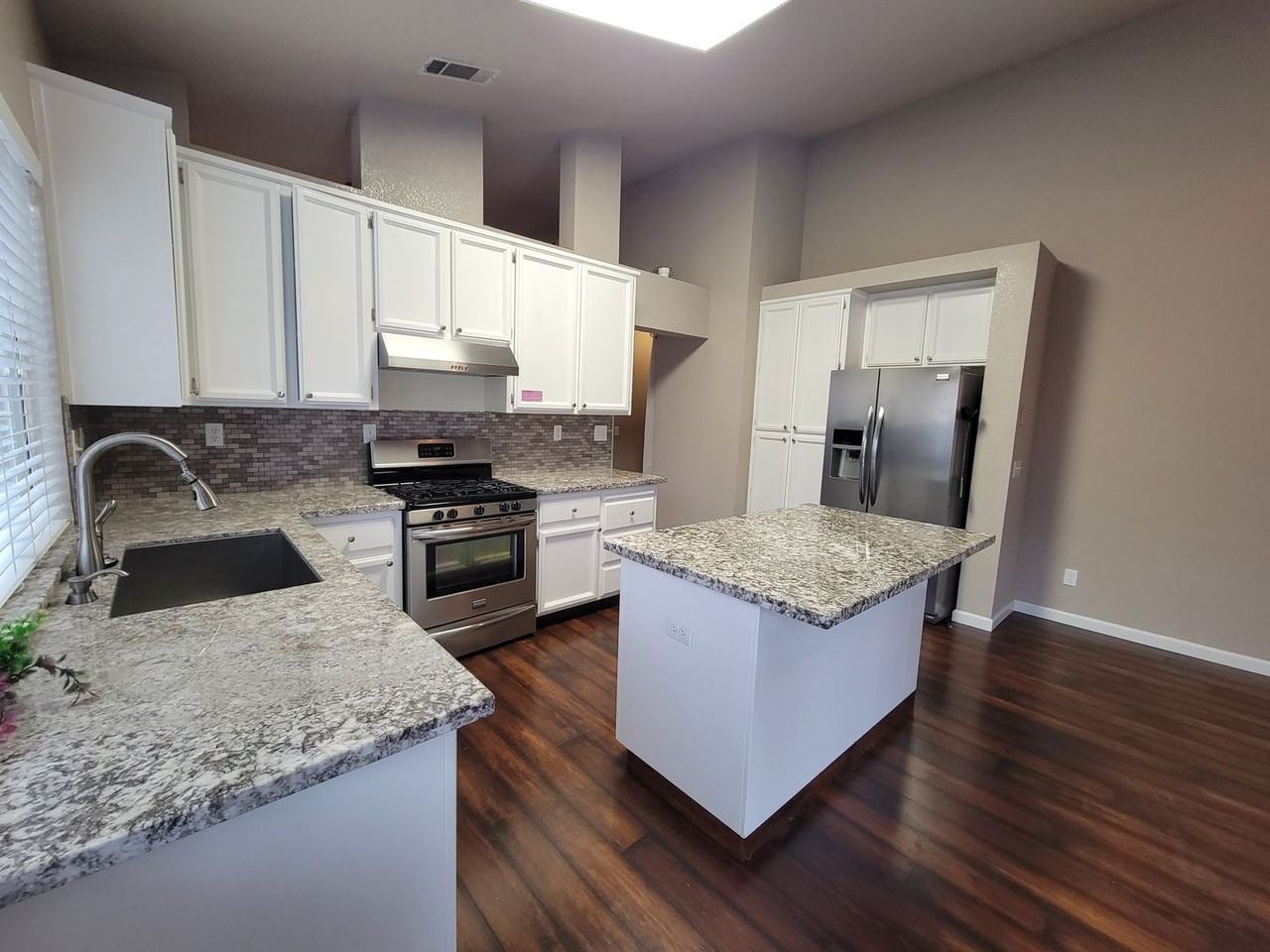 9316 Caulfield Dr - Photo 6 of 32