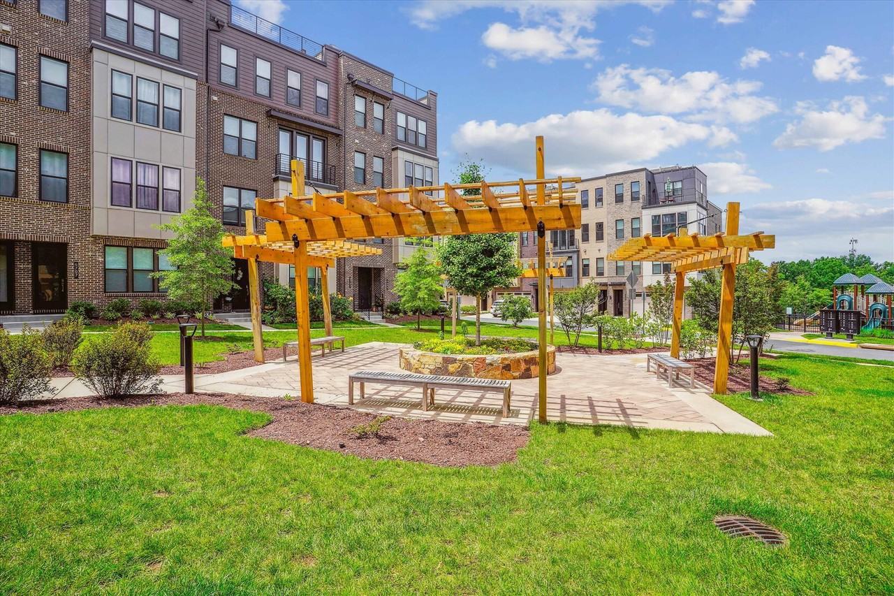 14420 Beckett Glen Cir #902 - Photo 2 of 38