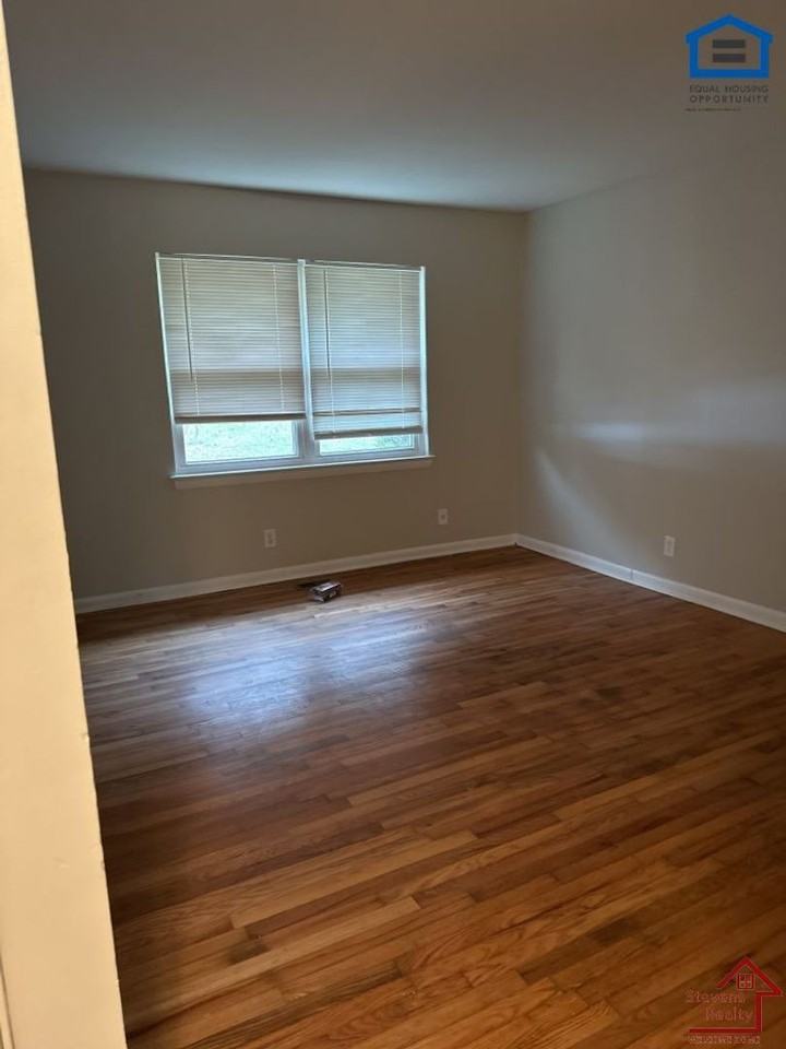 1231 Helena Dr #B - Photo 3 of 16