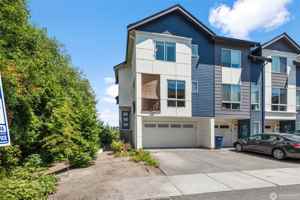 featured image of 14715 Admiralty Way #B1