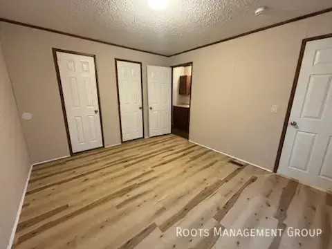 2325 Fredonia Ave - Photo 7 of 9