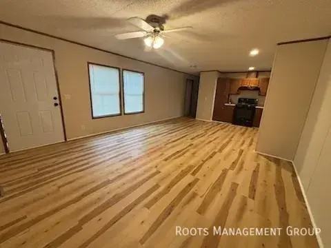 2332 Fredonia Ave - Photo 4 of 10
