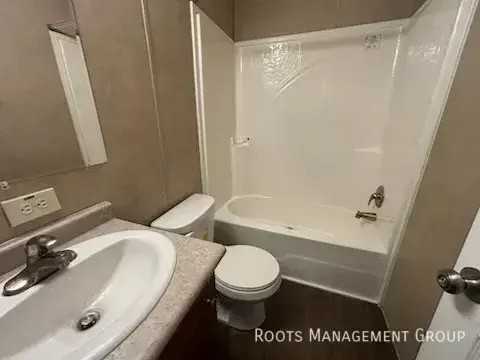 2329 Fredonia Ave - Photo 7 of 9