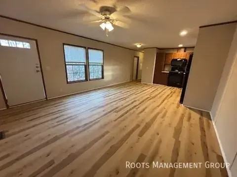 2340 Fredonia Ave - Photo 4 of 9