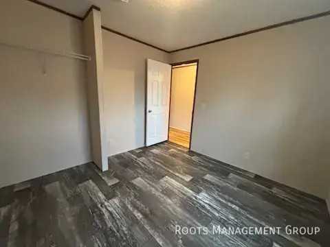 2340 Fredonia Ave - Photo 7 of 9