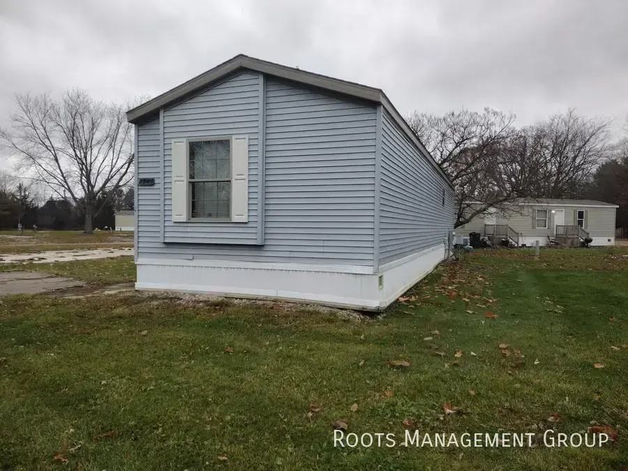 2303 Cascade Ave - Photo 2 of 9