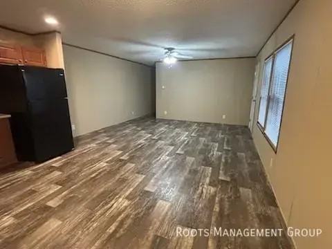 2303 Cascade Ave - Photo 4 of 9