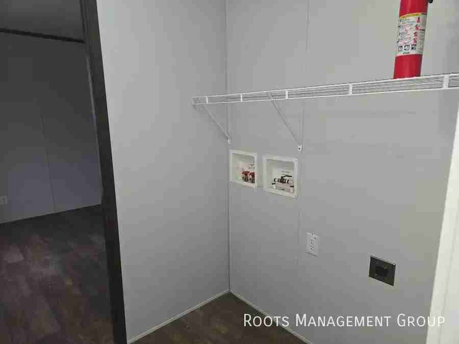 2553 Apollo Dr - Photo 5 of 16