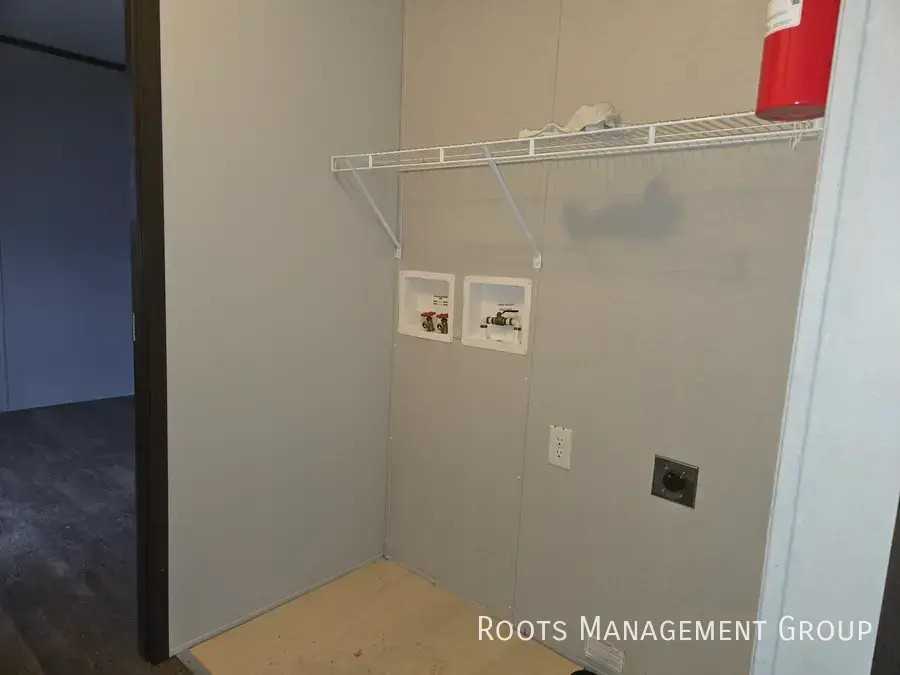 2554 Apollo Dr - Photo 4 of 15