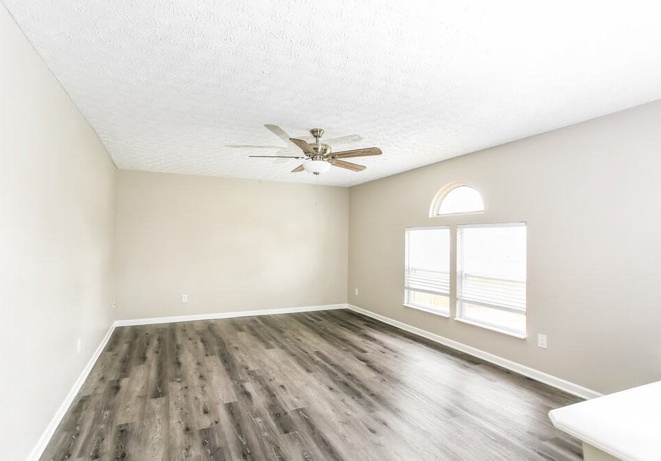 5271 Gobel Dr - Photo 6 of 18