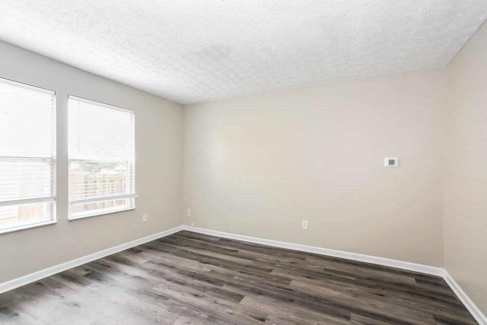 5271 Gobel Dr - Photo 7 of 18