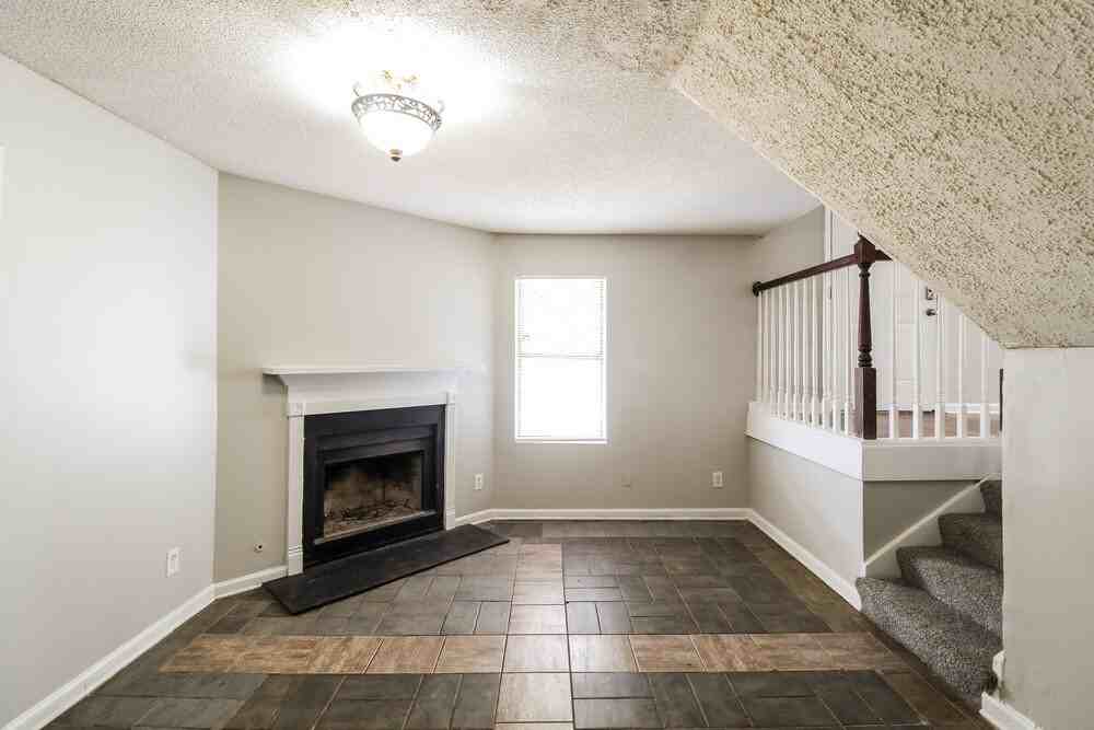 6229 Creekford Ln - Photo 5 of 18