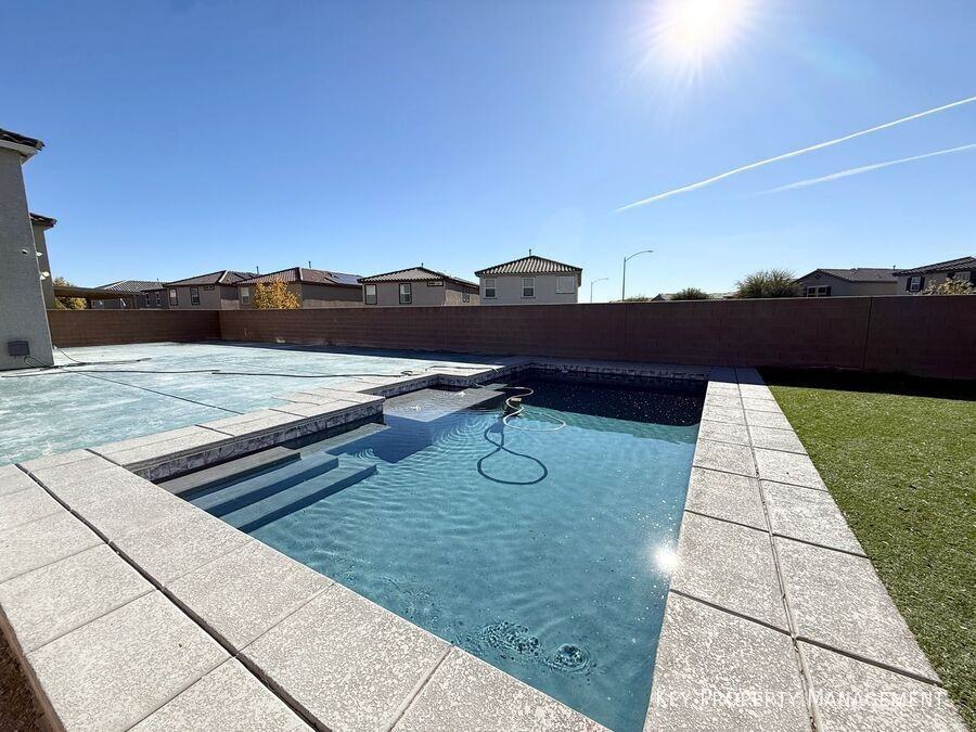 1317 Hopespring Loop Ave