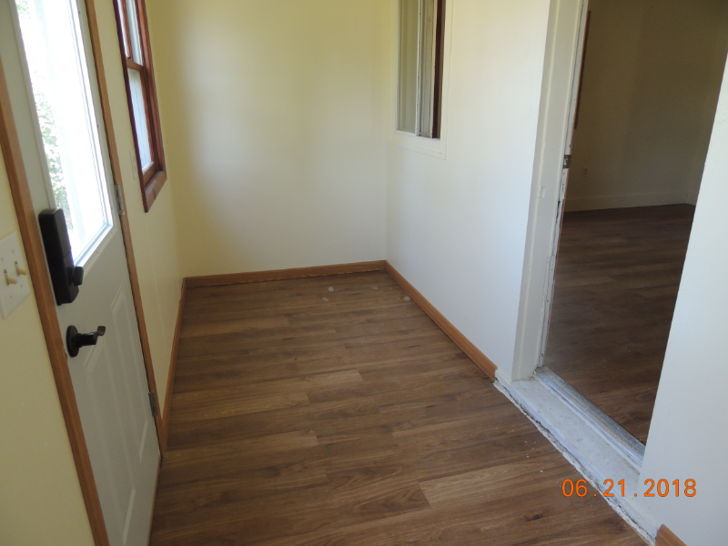 208 4th Ave W - Photo 3 of 16