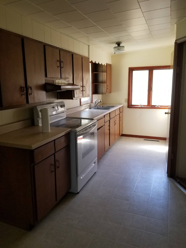 208 4th Ave W - Photo 6 of 16