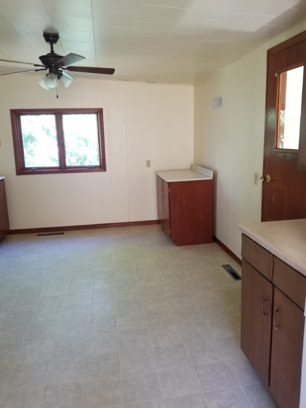 208 4th Ave W - Photo 7 of 16