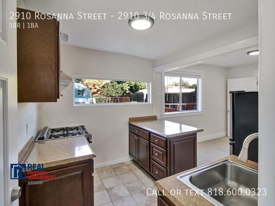 2910 Rosanna St - Photo 3 of 22