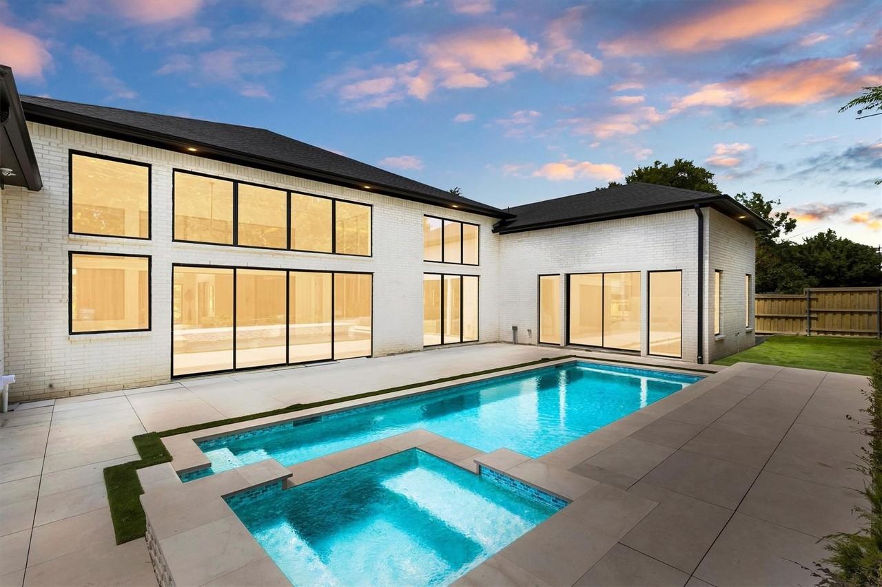 11314 Hillcrest Road - Photo 3 of 36