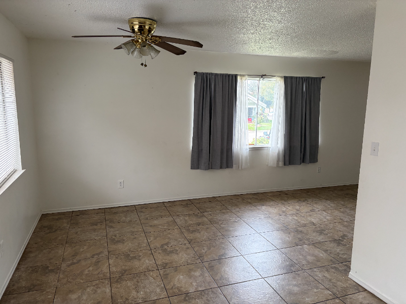 508 Tait Ave - Photo 5 of 15