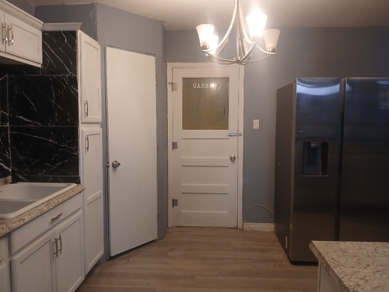 1304 Dewey Ln - Photo 7 of 22