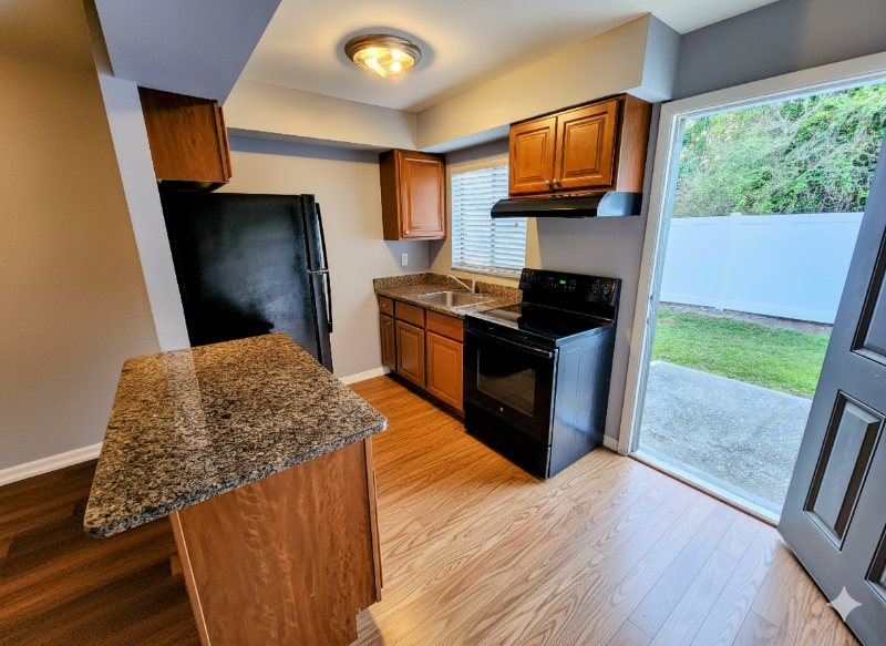 37220 Majestic Oak Ct #37208 - Photo 3 of 17