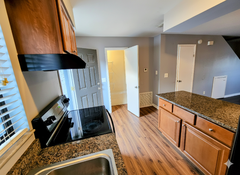 37220 Majestic Oak Ct #37208 - Photo 4 of 17