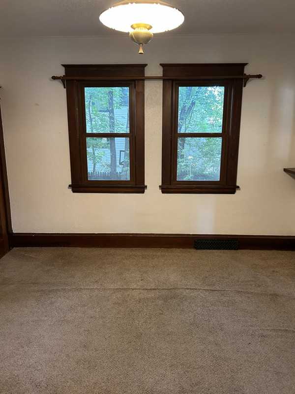 624 5th Street South - Photo 5 of 8