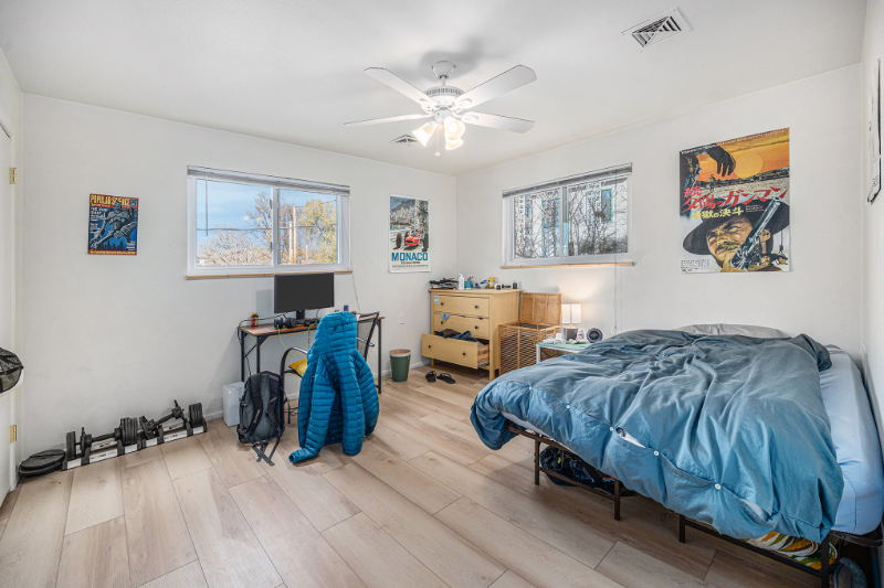 1340 19th St #4 - Photo 5 of 11