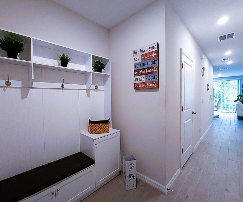 17015 Coral Key Dr - Photo 3 of 20