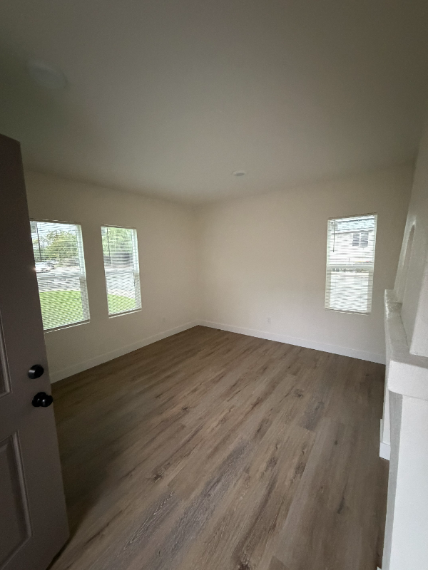 8305 Bennett Avenue - Photo 2 of 4