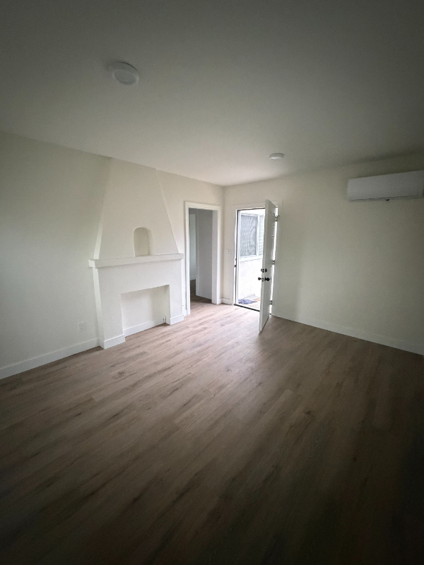 8305 Bennett Avenue - Photo 3 of 4