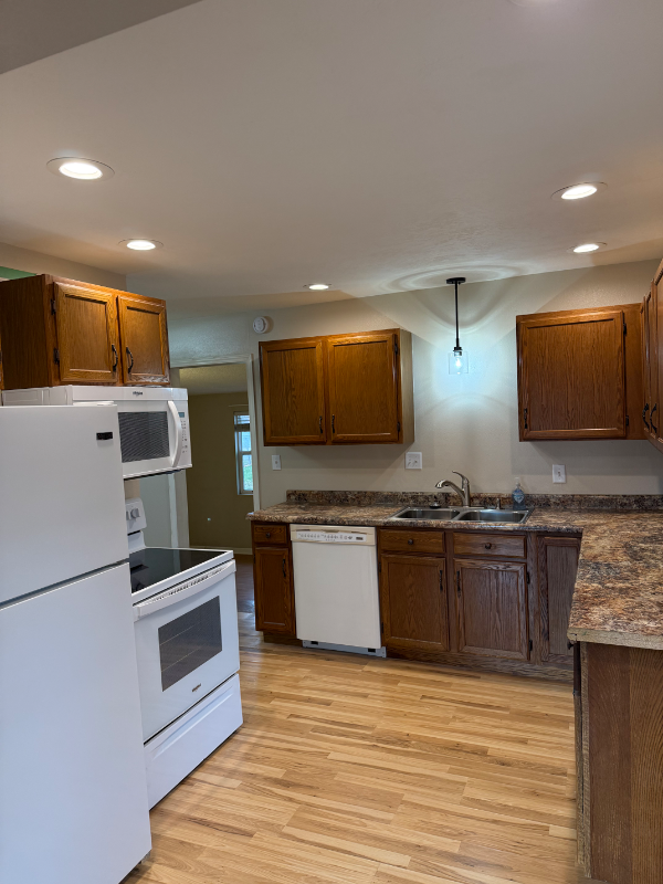 2304 15th Ave N - Photo 3 of 13